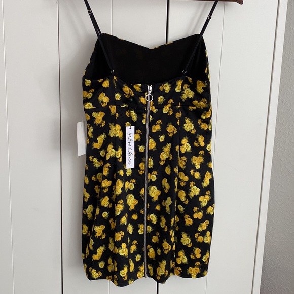 For love and lemons dress - Picture 6 of 10